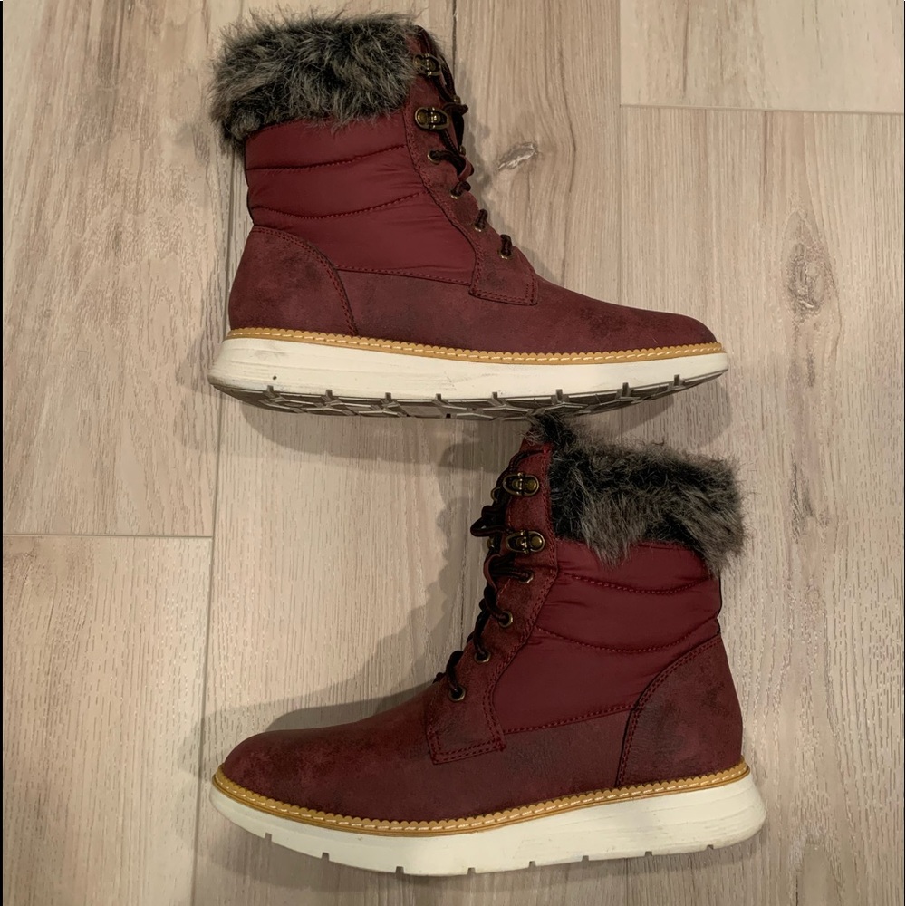 Maroon fur lined snow boots